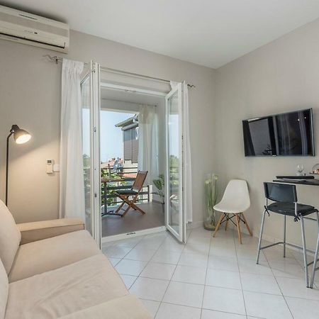 Apartment Green With Balcony Nova Vas  Extérieur photo