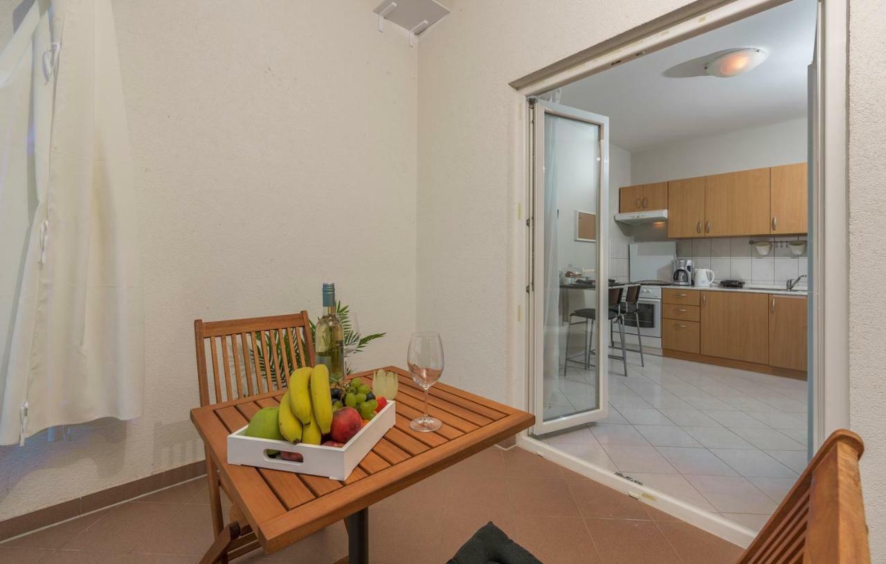 Apartment Green With Balcony Nova Vas  Extérieur photo