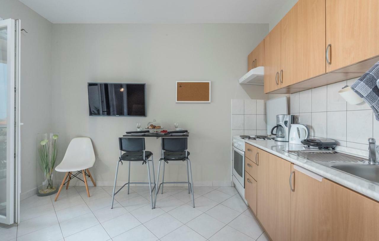 Apartment Green With Balcony Nova Vas  Extérieur photo