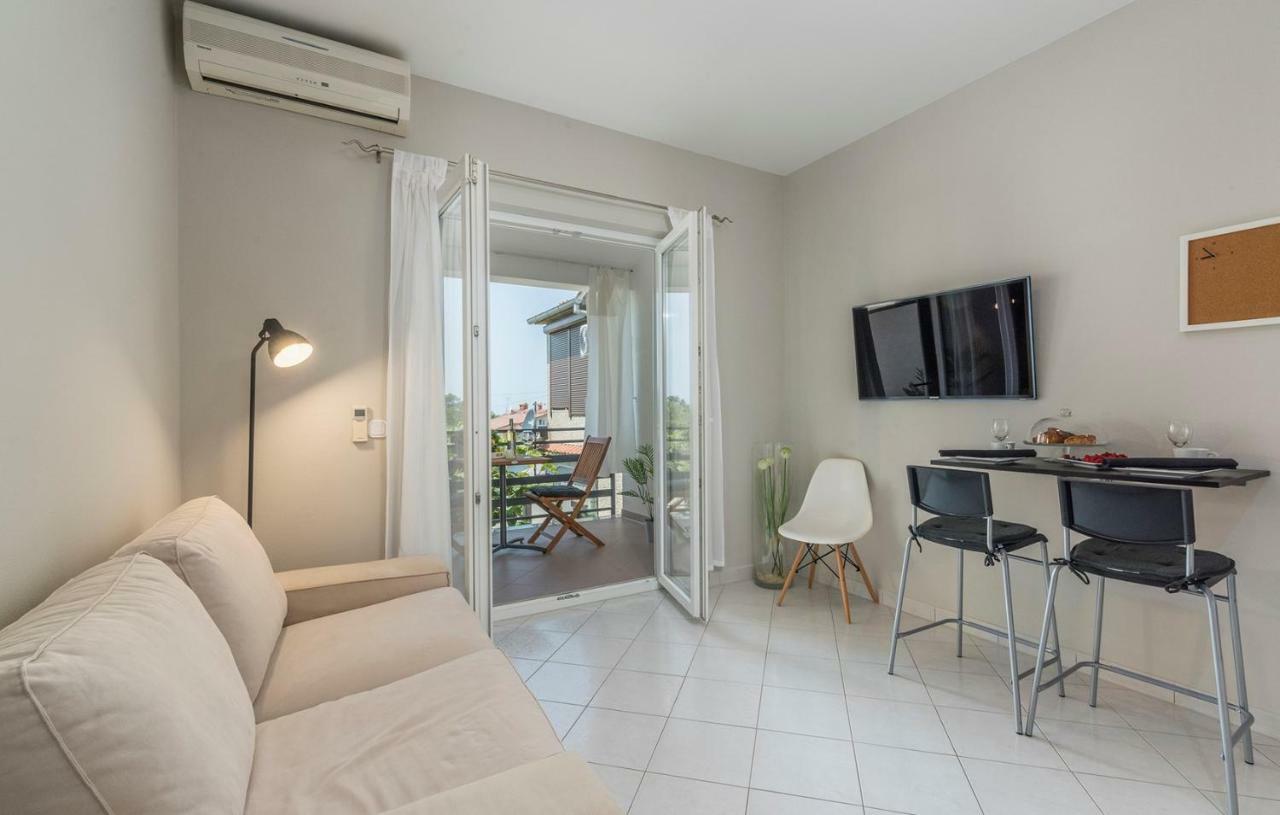 Apartment Green With Balcony Nova Vas  Extérieur photo