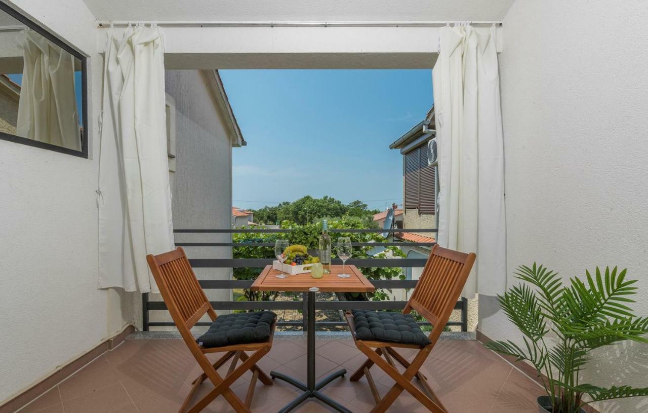 Apartment Green With Balcony Nova Vas  Extérieur photo